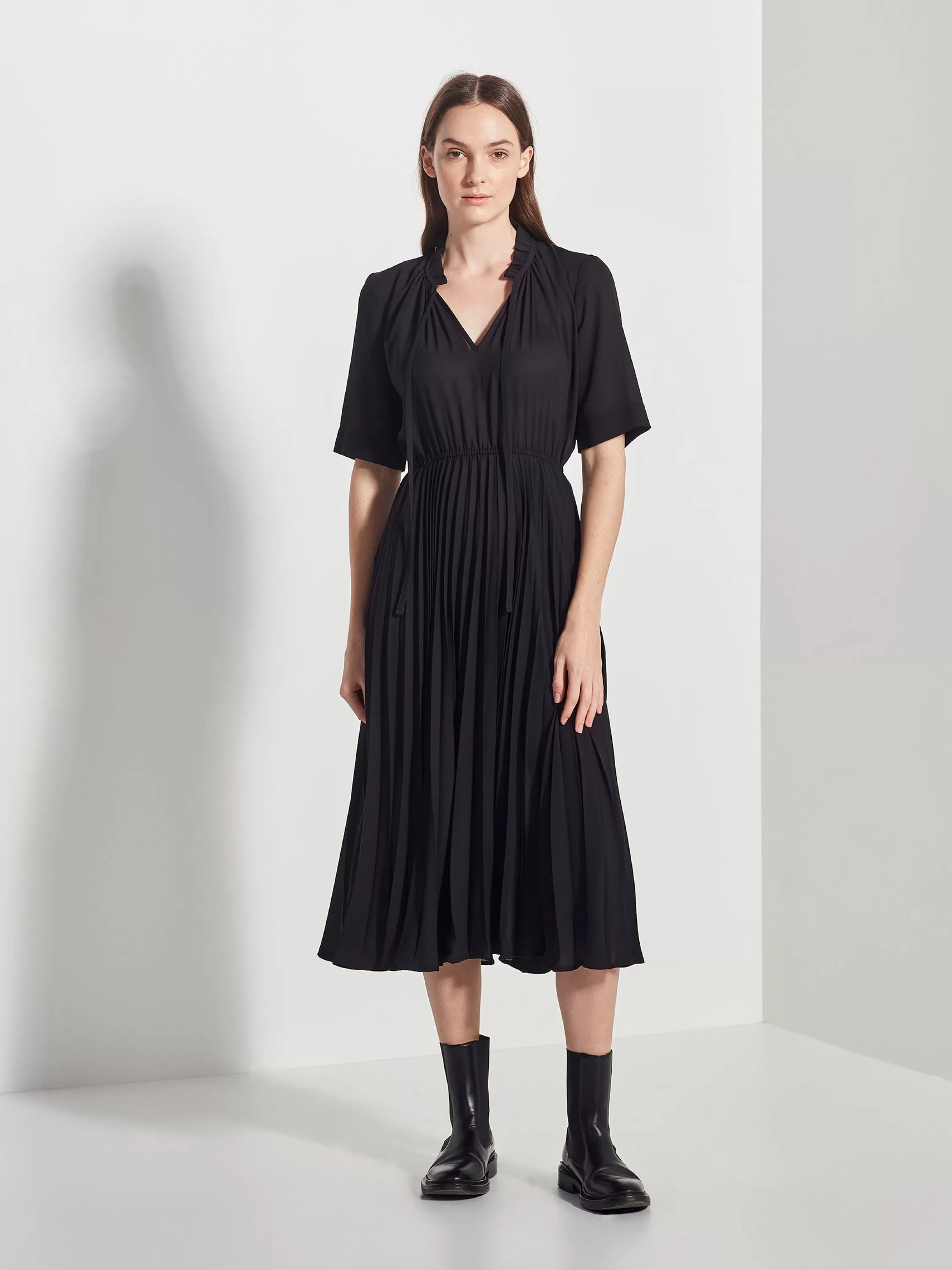 Dresses & Jumpsuits>Juliette Hogan Alegra Pleat Dress Matte Pleat Black