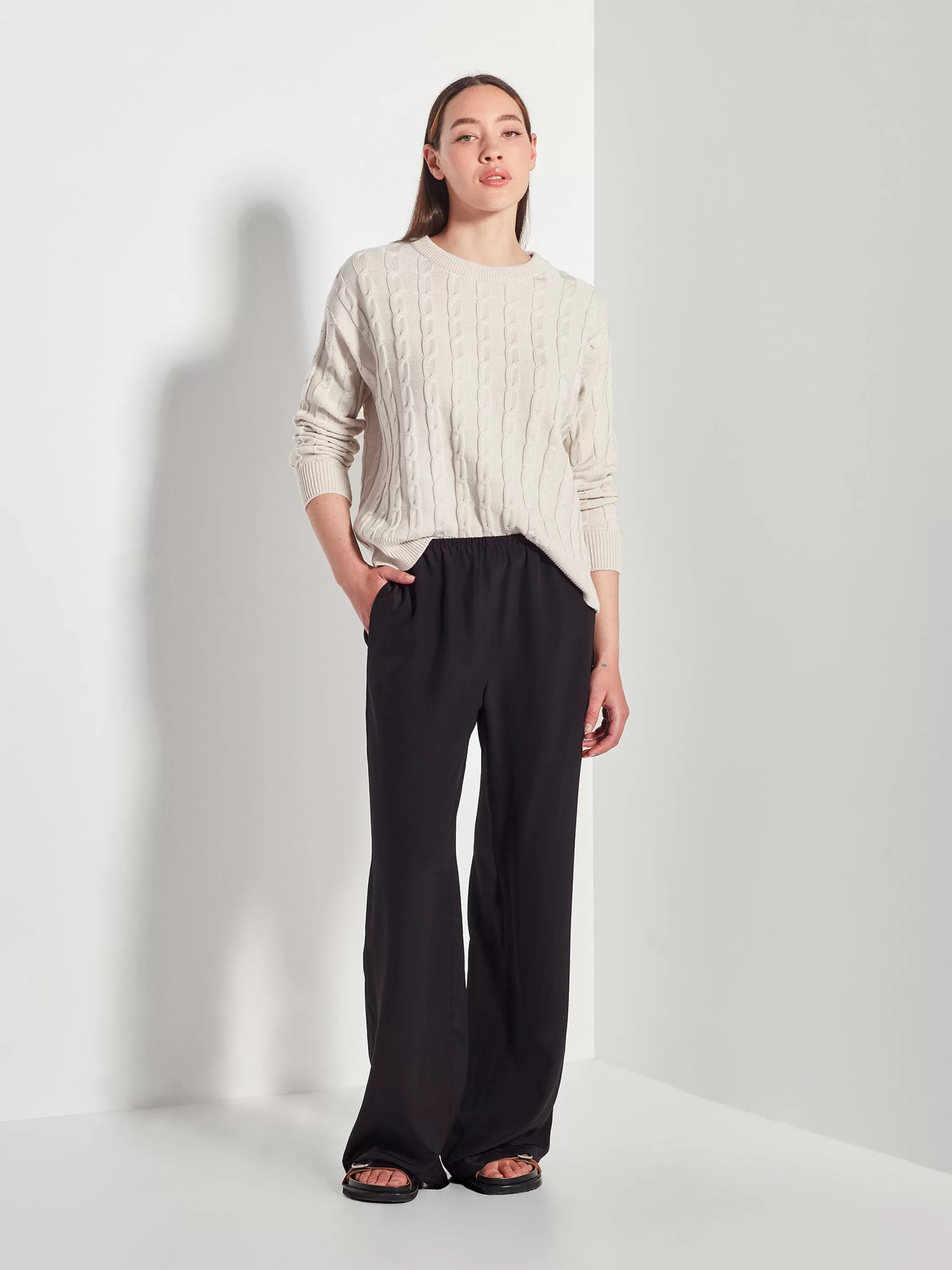 Knitwear>Juliette Hogan Cable Crew Cotton Knit Sandstone