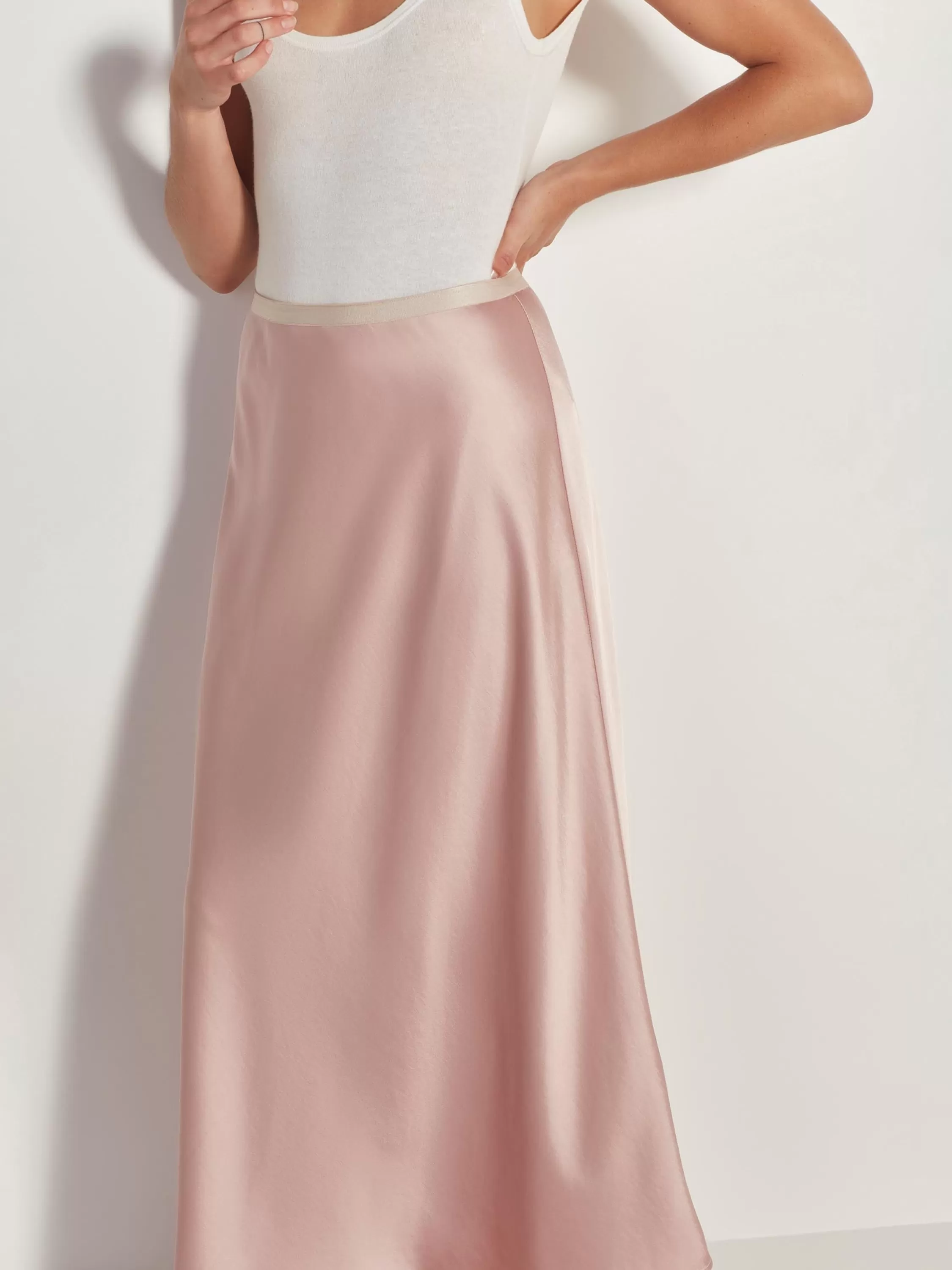 Skirts>Juliette Hogan Em Skirt Heavy Satin Powder Pink