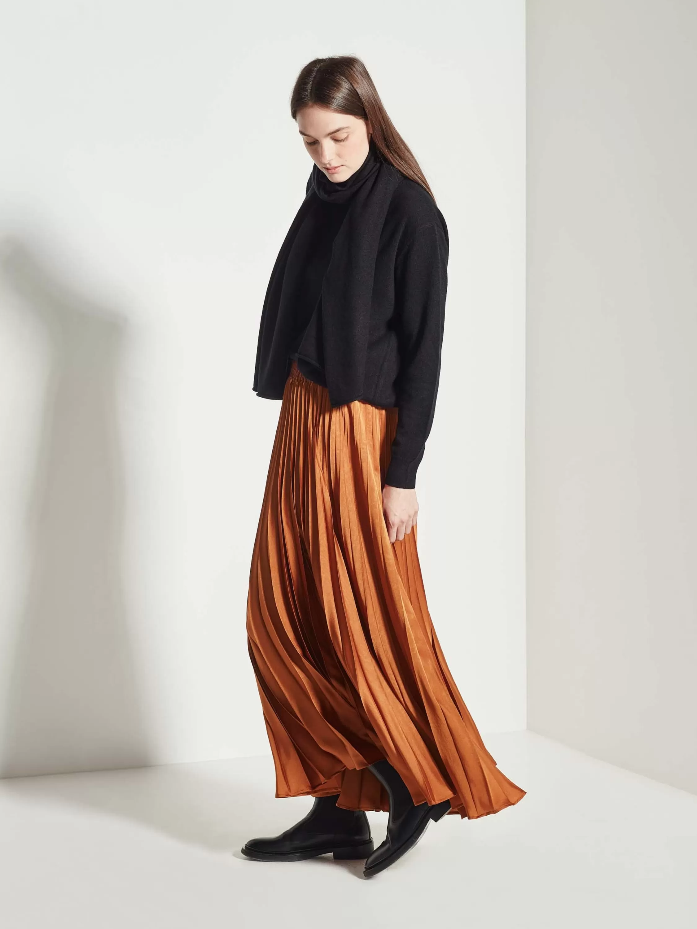 Skirts>Juliette Hogan Evelyn Pleat Skirt Satin Triacetate Tobacco