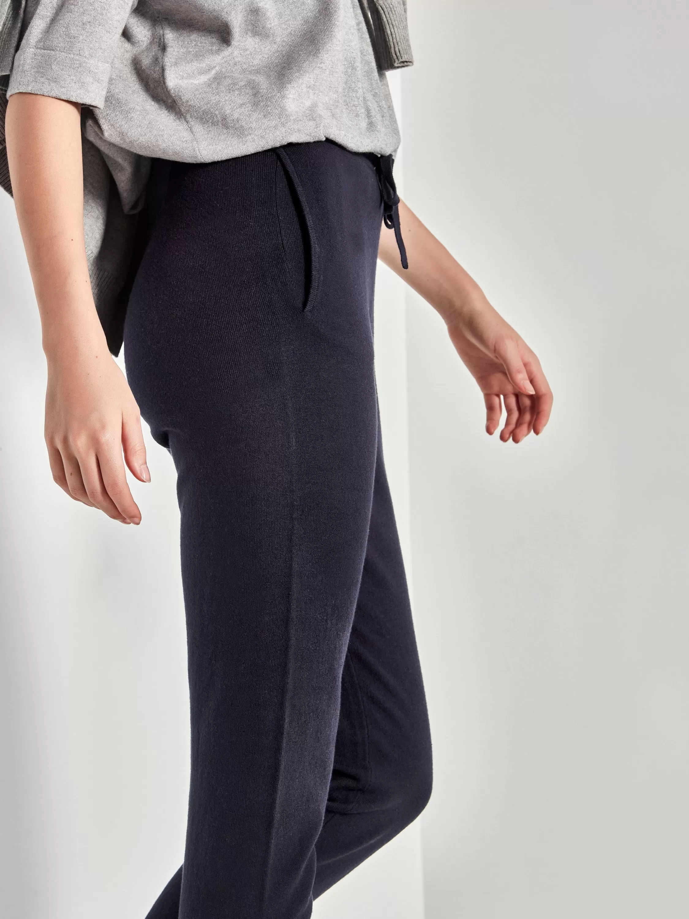 Knitwear>Juliette Hogan Jhl Slim Trackpant Cotton Cashmere Navy