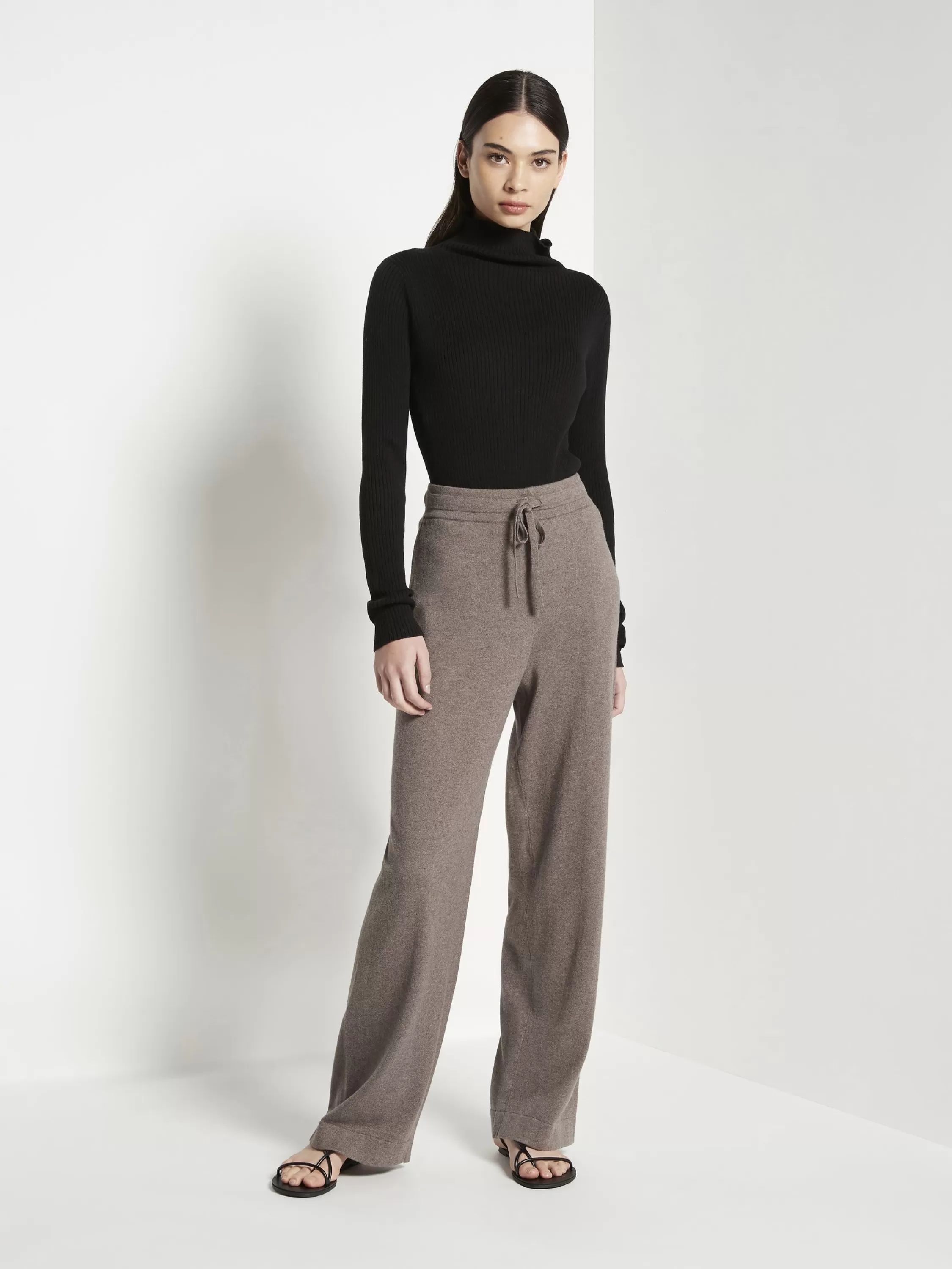 Knitwear>Juliette Hogan Jhl Wide Trackpant Cotton Cashmere Walnut