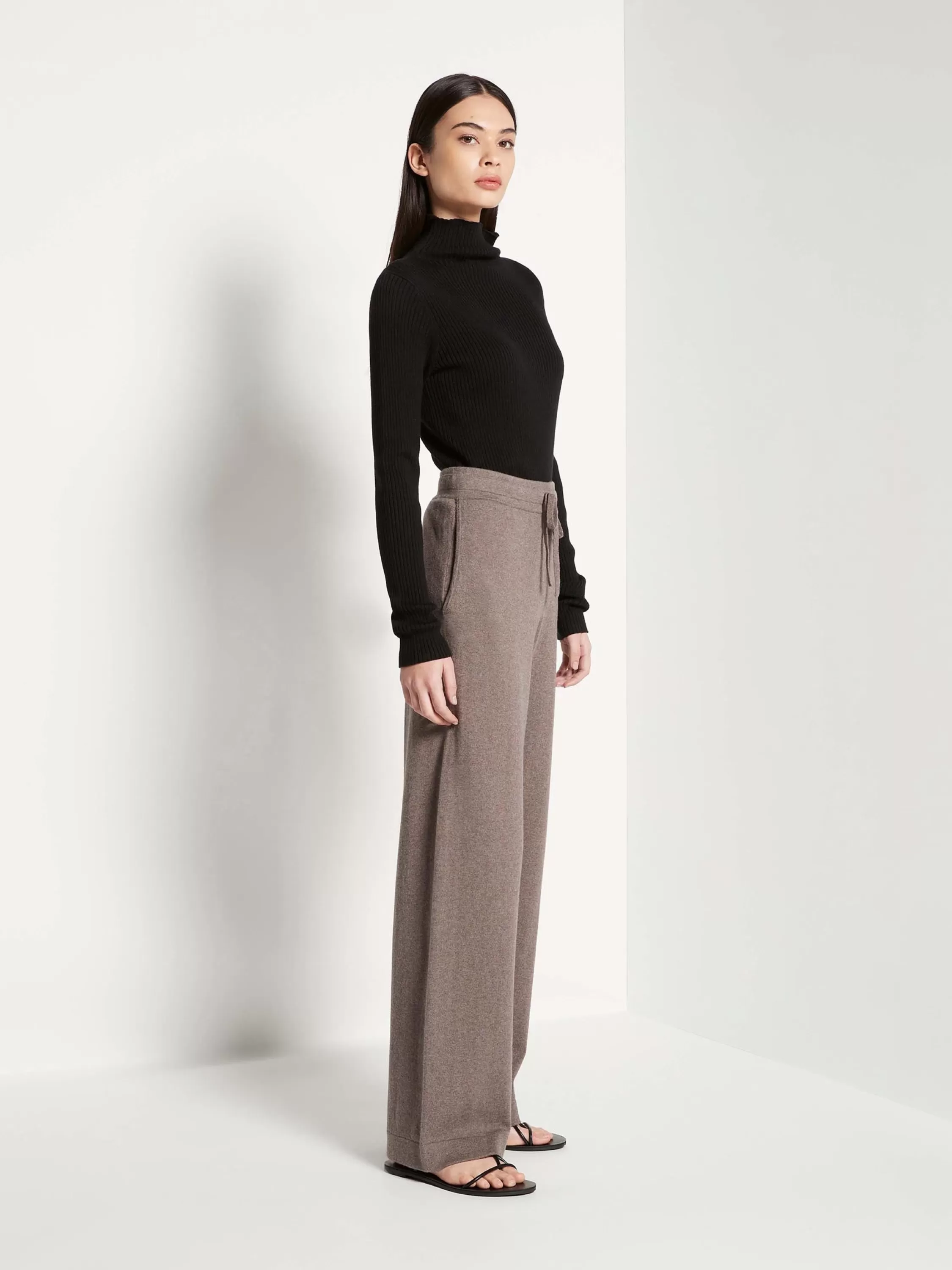 Knitwear>Juliette Hogan Jhl Wide Trackpant Cotton Cashmere Walnut